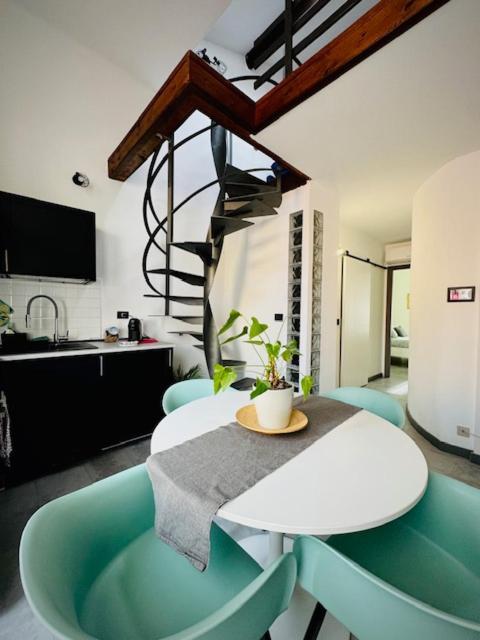 Casa Vacanza A 100 Metri Dal Mare 因佩里亚 外观 照片